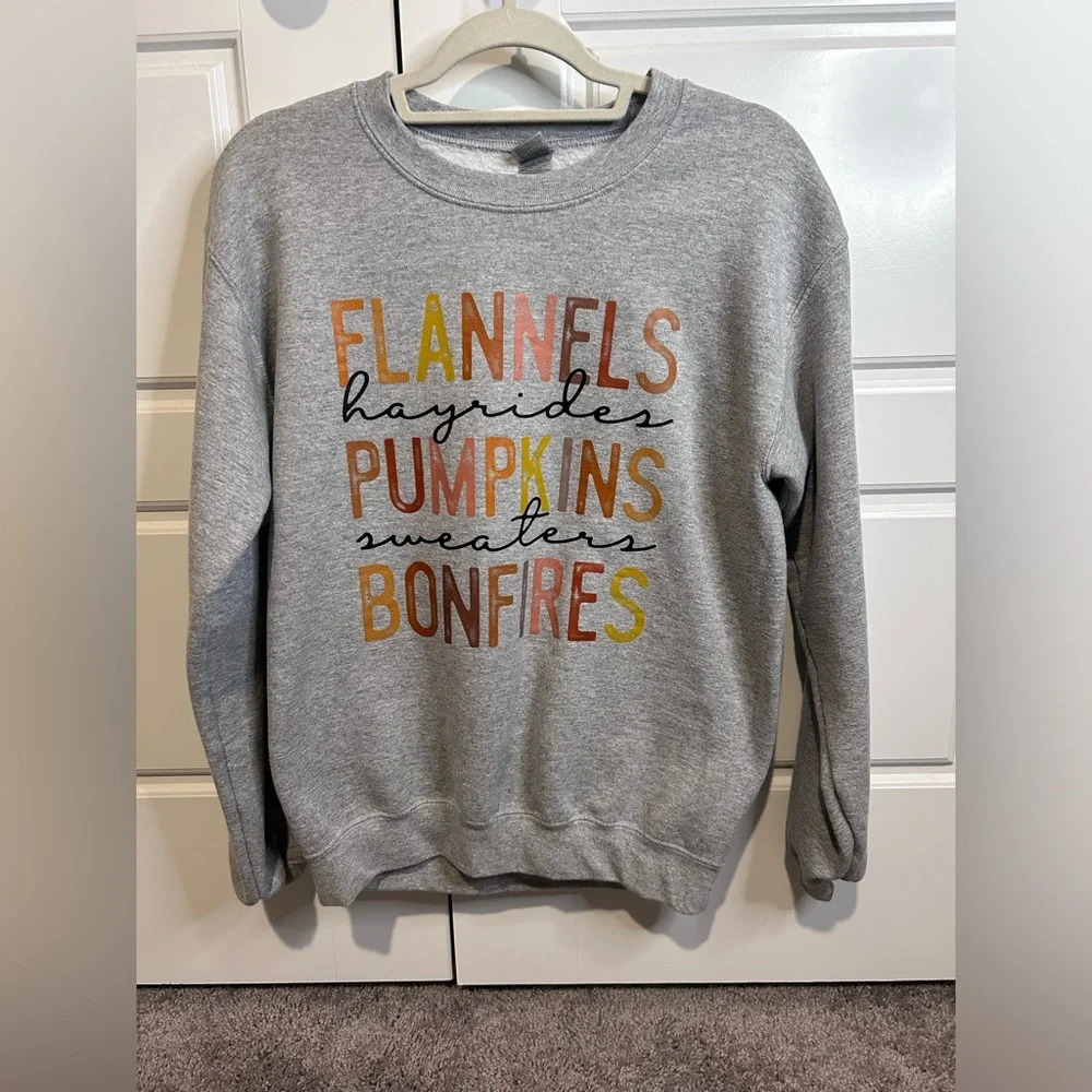 GILDAN heavy blend Thanksgiving crewneck.